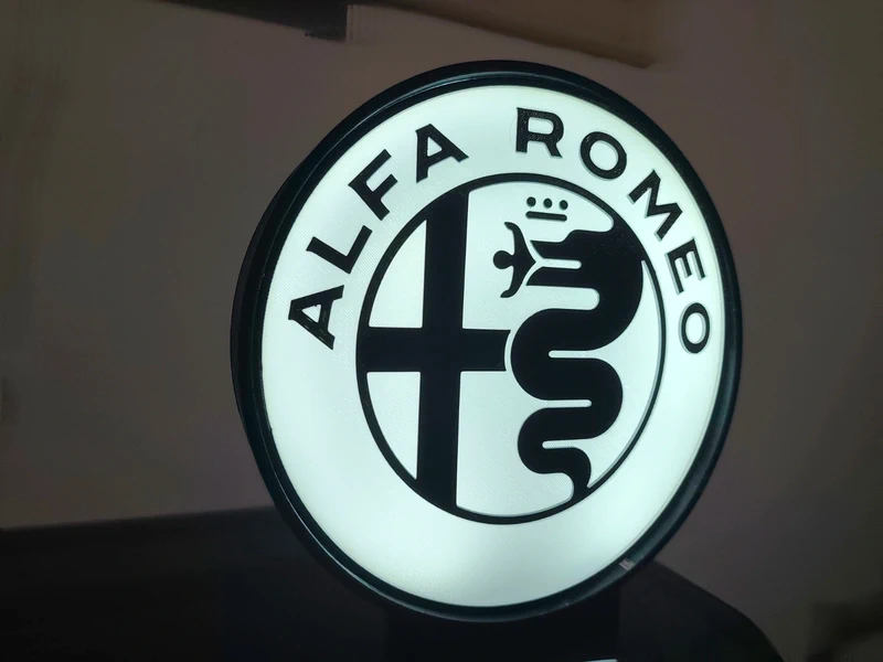 Alfa Romeo preto e branco V2 — imagem 7